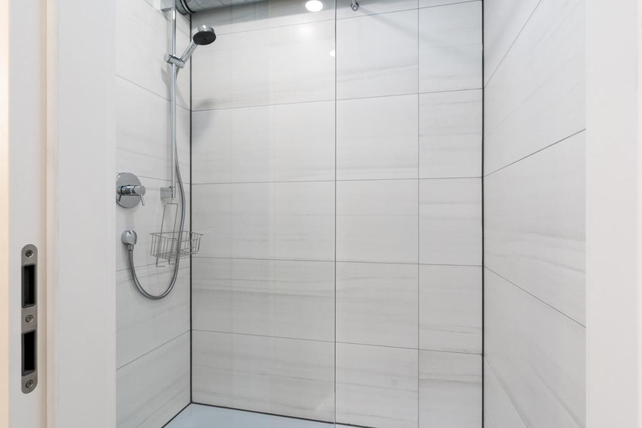 Modernes Loft - Hochwertig, Zentral & Seenaehe Friedrichshafen Bagian luar foto